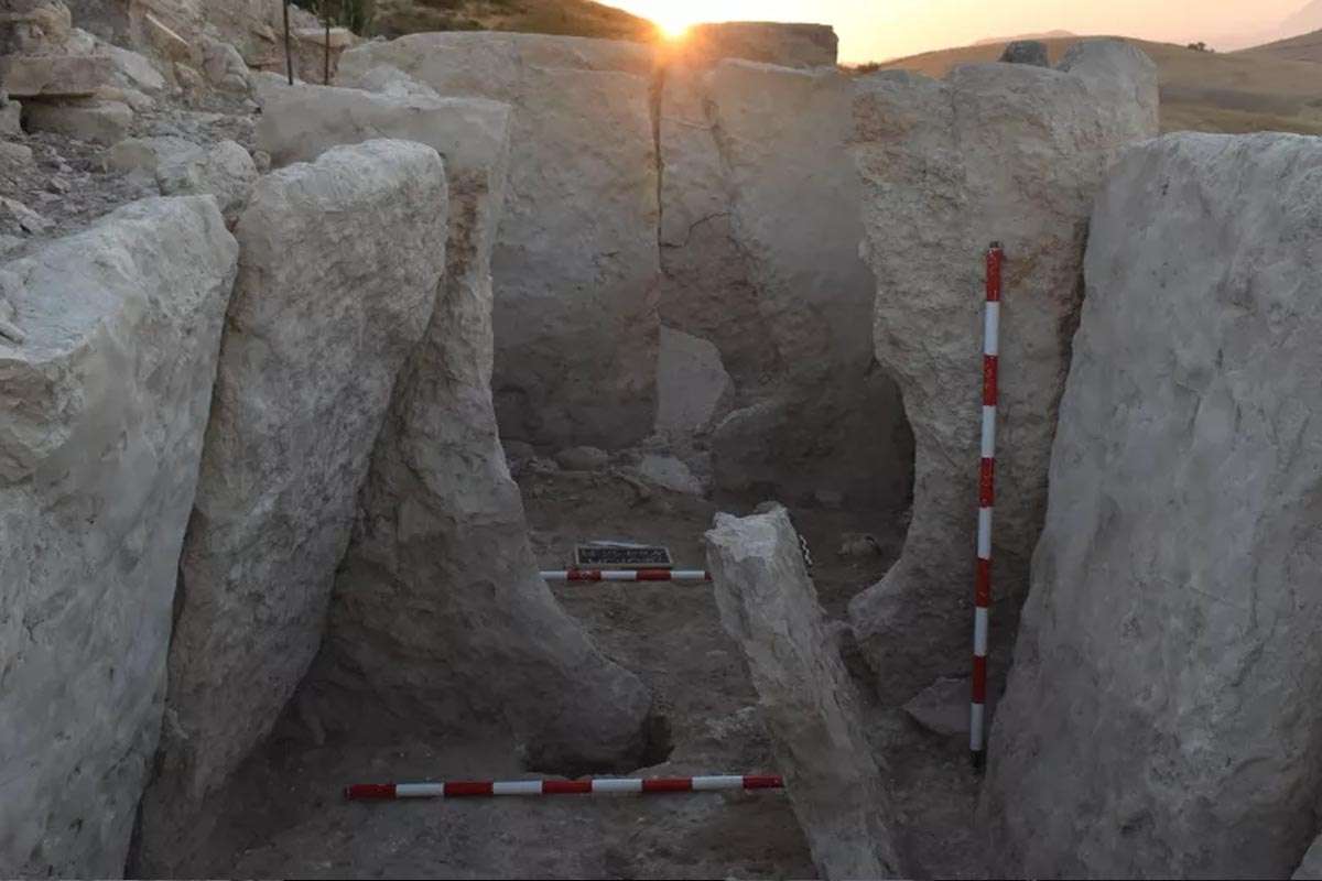 El Dolmen Milenario de La Lentejuela: Un Viaje al Pasado desde Teba