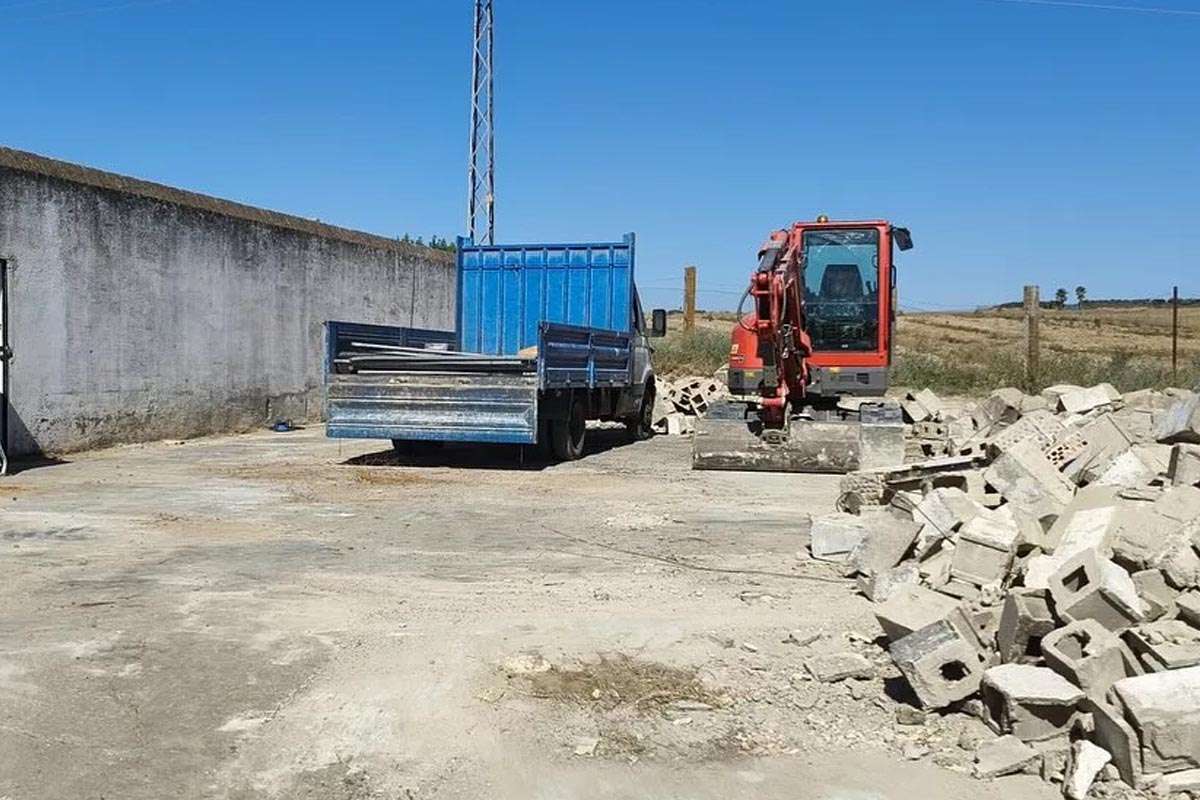 Burguillos apuesta por la memoria con la ampliación de su cementerio