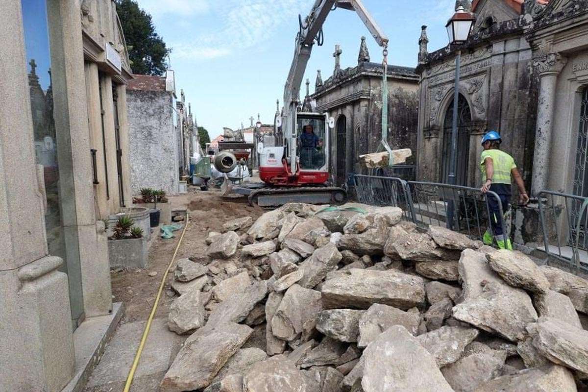 Preparativos de Todos los Santos: Pontevedra Invierte 100.000 Euros en Cementerios
