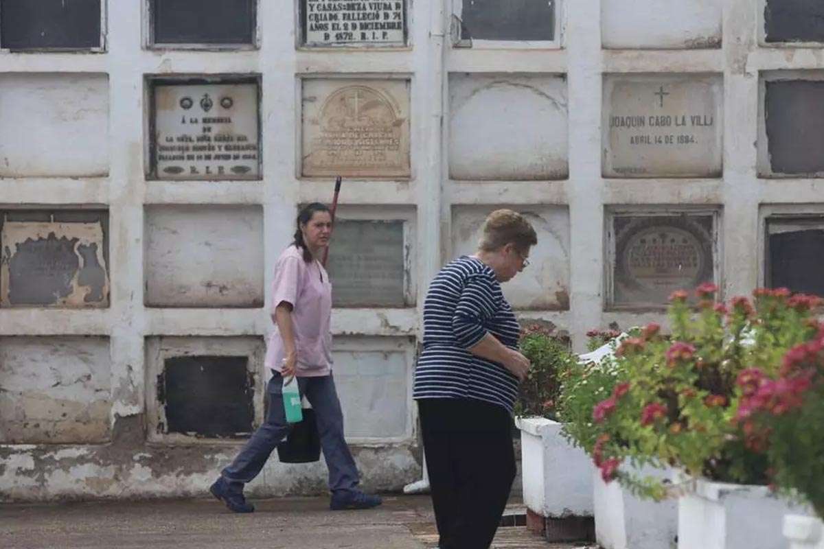Córdoba se prepara para una avalancha de visitantes en sus cementerios durante Todos los Santos