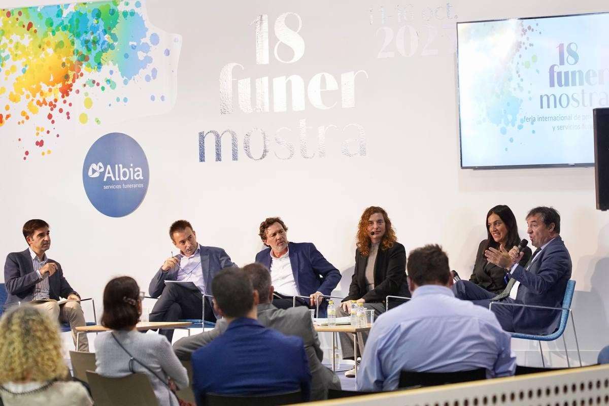 Alta participación y debate ético: así fue la segunda jornada de Funermostra en Valencia