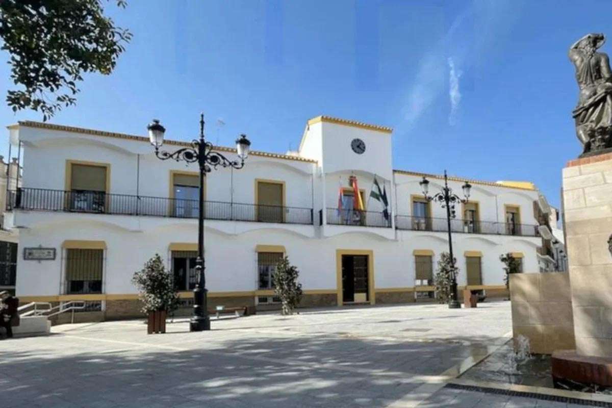 Justicia exonera a Ricardo Sánchez en el caso del tanatorio de Mairena del Alcor