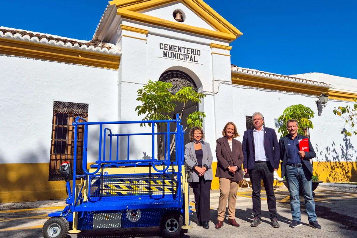 Motril moderniza su cementerio con tecnología de vanguardia