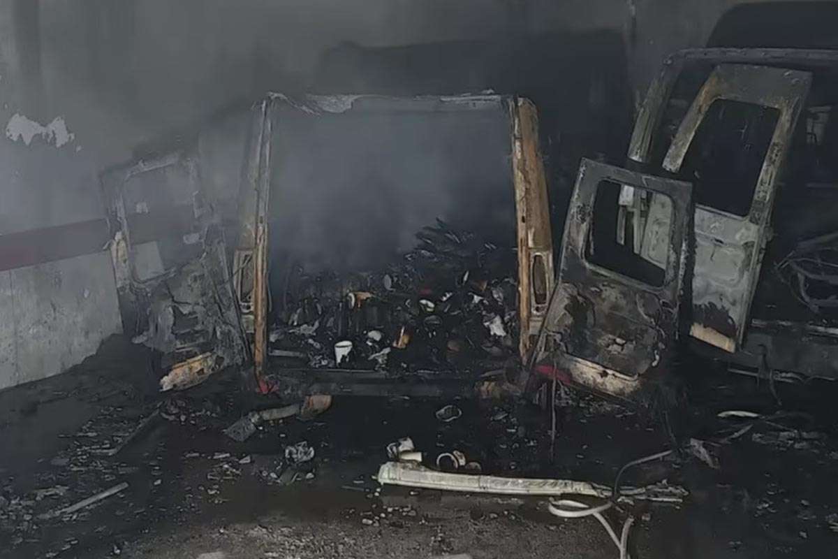 El fuego aviva la tensión entre clanes gitanos en Zaragoza tras robos en el cementerio