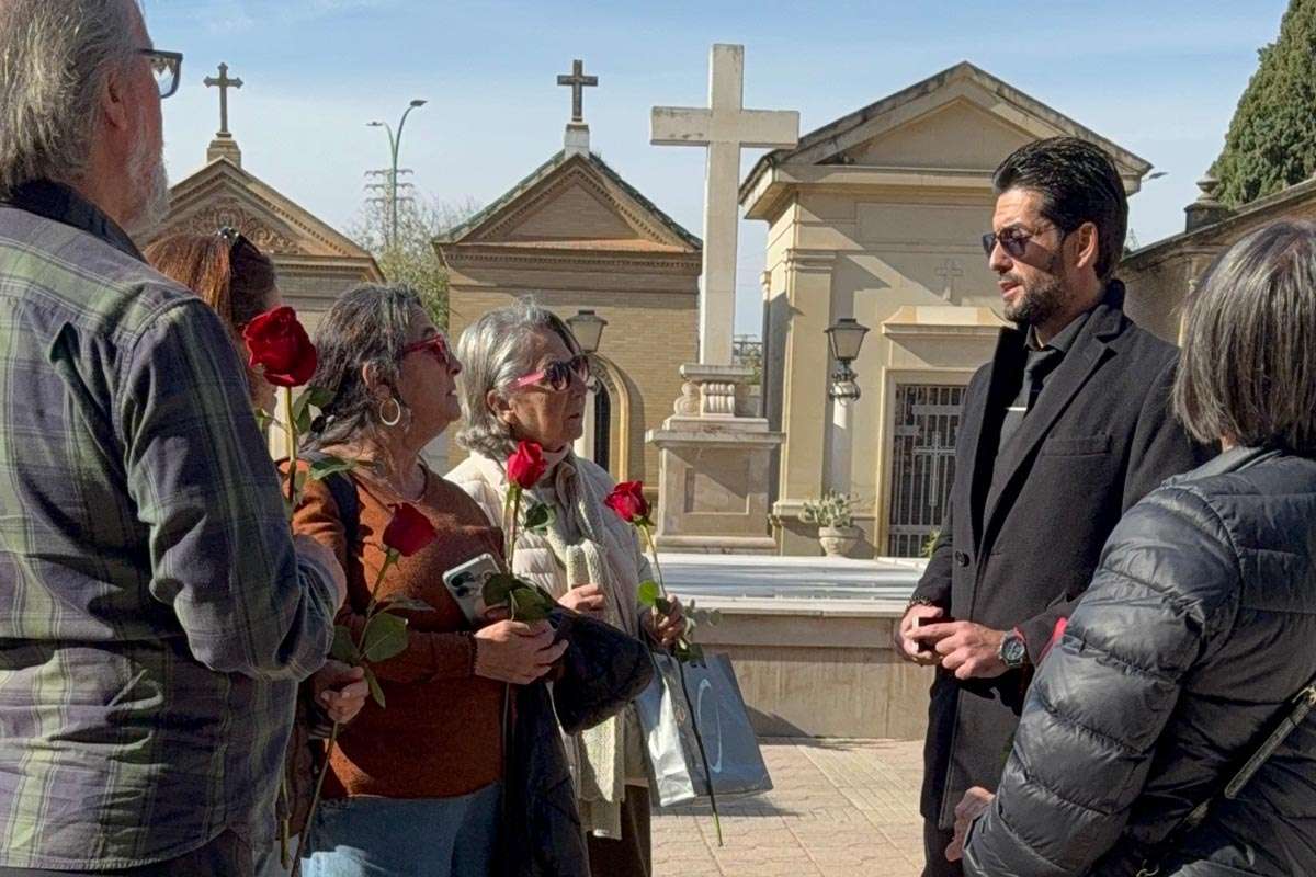 Réquiem conmueve Sevilla en una presentación artística única en el camposanto