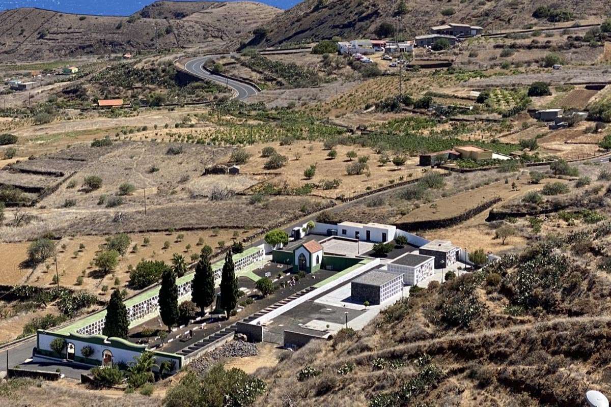 El Pinar responde a la necesidad: 72 nuevos nichos en su cementerio