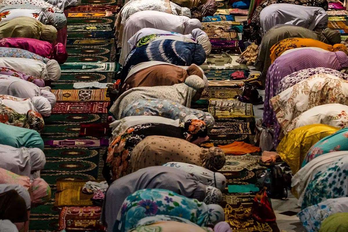 Japón mantiene su tradición funeraria y rechaza crear cementerios musulmanes