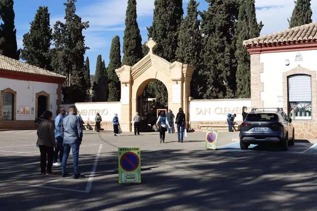 La historia y arquitectura de Lorca se abren paso en los cementerios