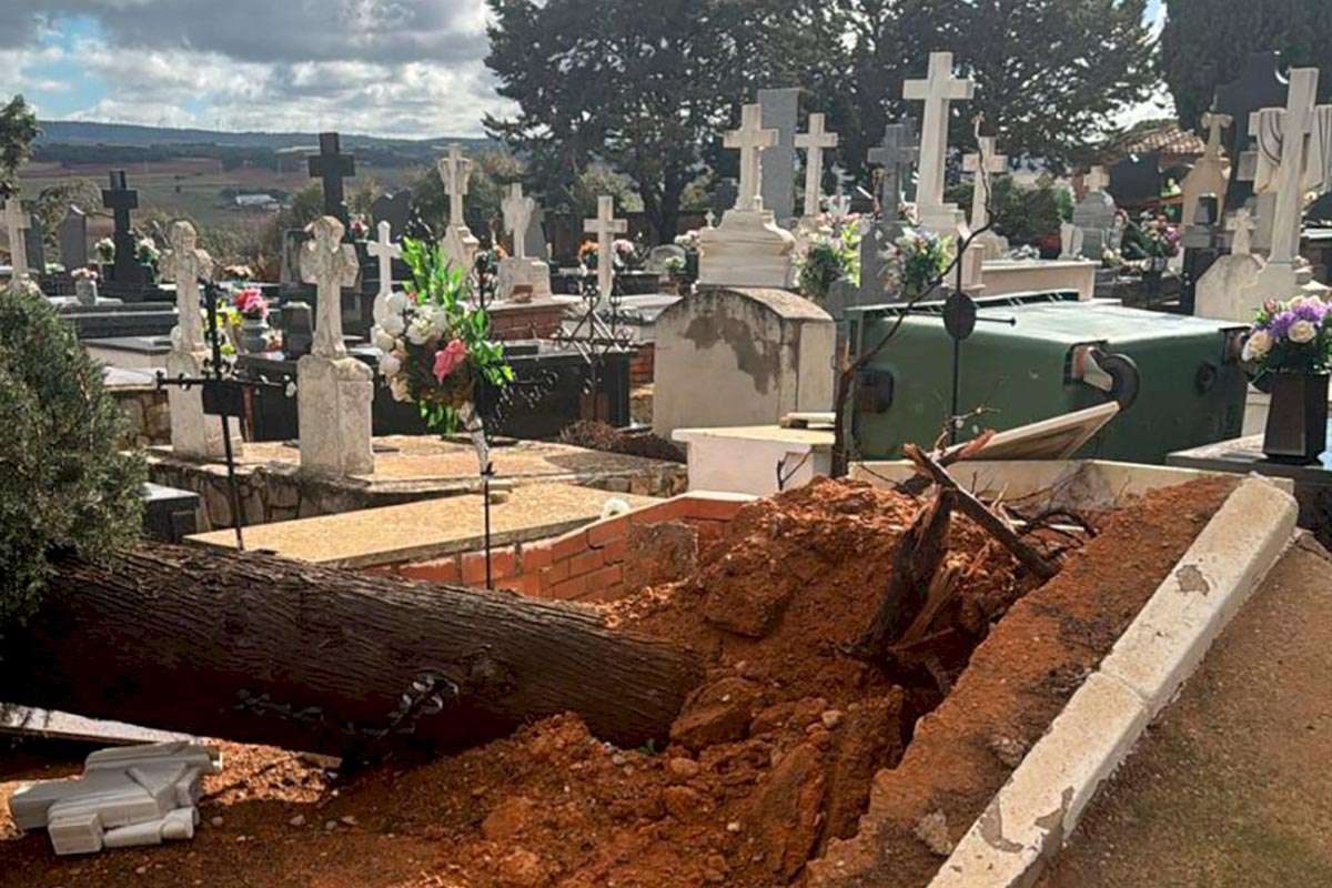 Tornado causa estragos en el cementerio de Valverde de Júcar
