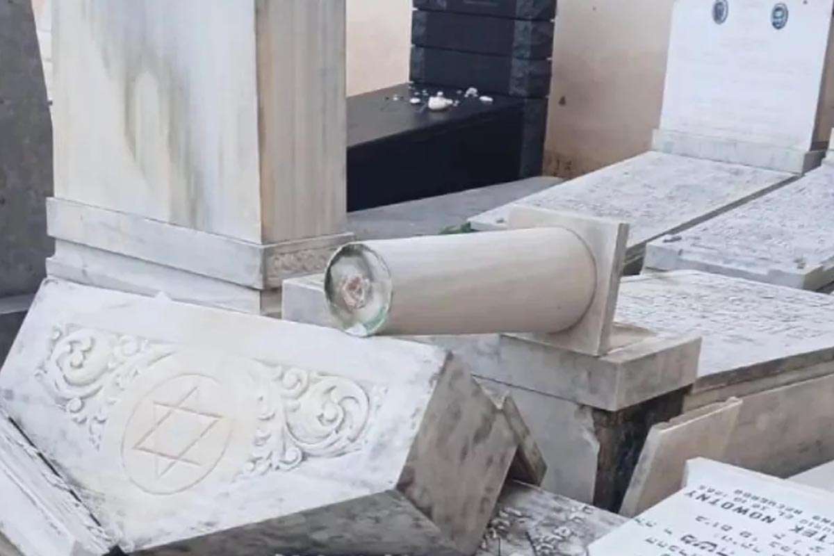 Un llamamiento a proteger los espacios sagrados tras los actos vandálicos en Les Corts