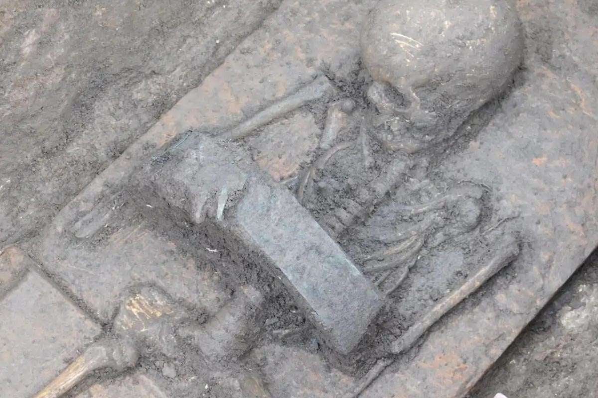 Enigmas de la infancia samnita: tumbas de niños con cinturones de bronce