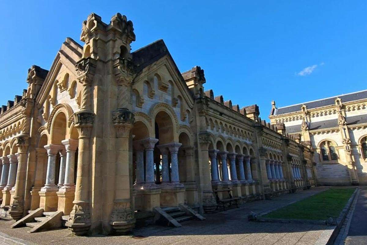 Bilbao celebra el Día del Padre con un homenaje musical y poético en el cementerio municipal