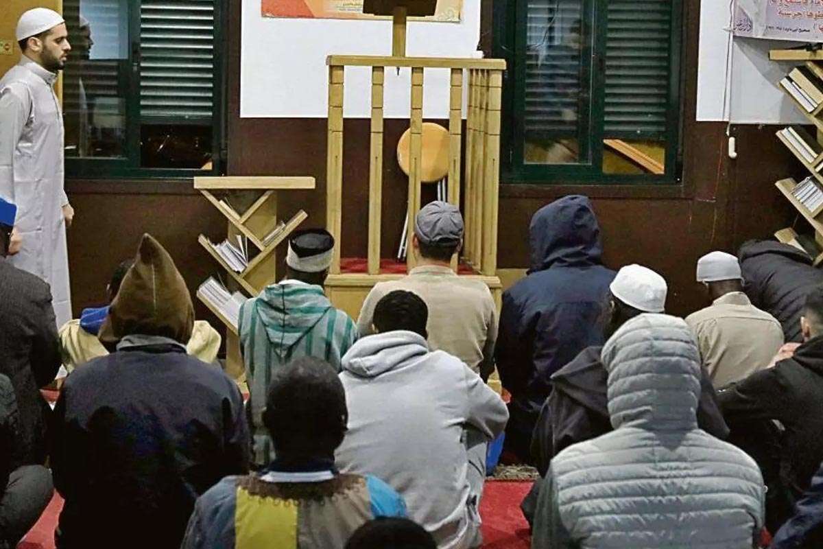 Musulmanes en Ourense buscan un lugar para descansar en paz