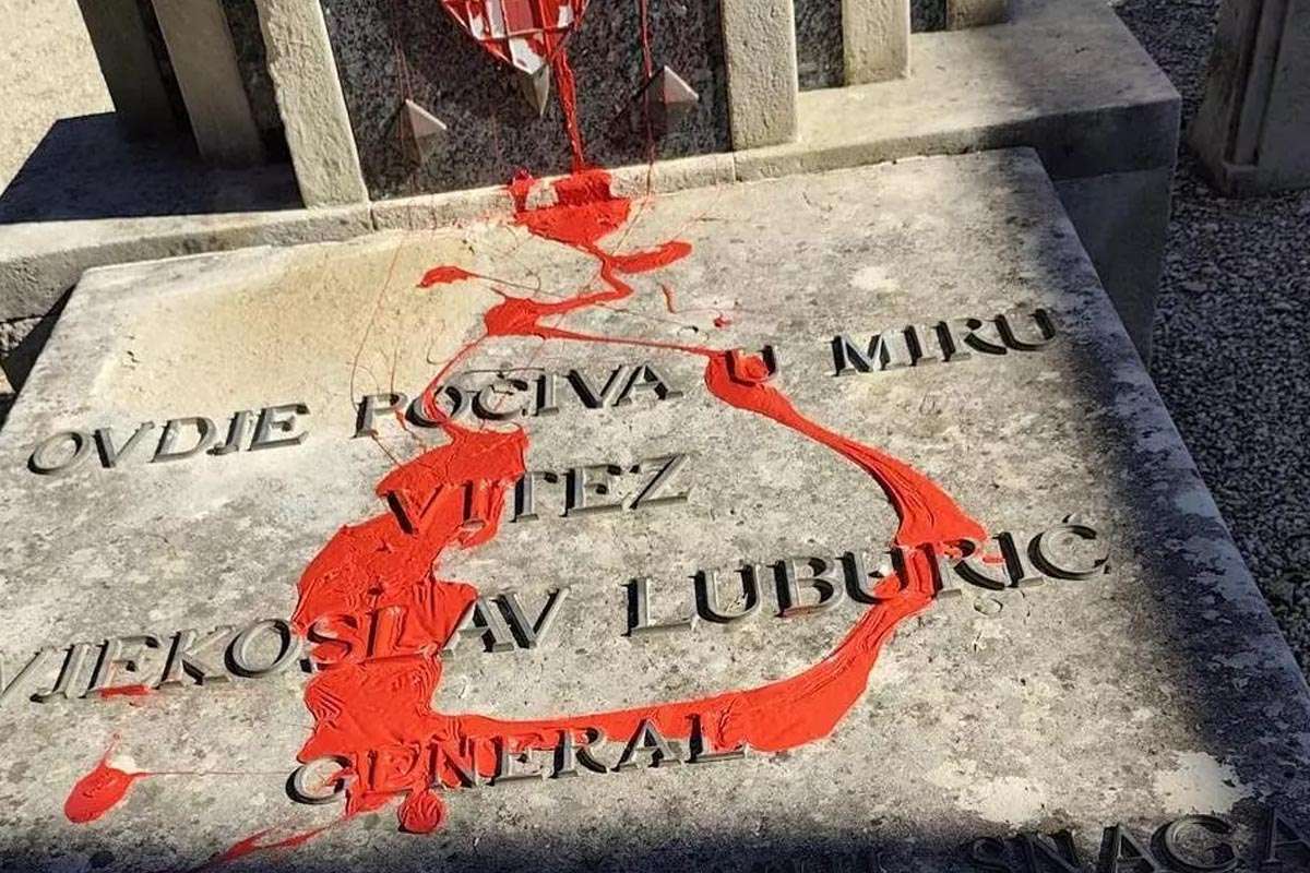 Detenido en Carcaixent por vandalizar la tumba de un criminal de guerra nazi