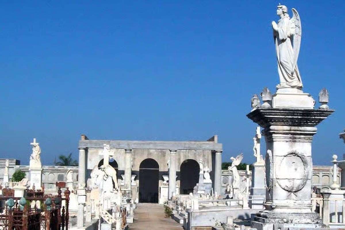 Cementerios de Cuba en crisis: Dignidad perdida en el último adiós