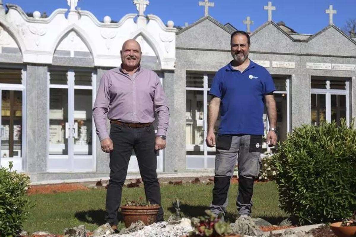 Un legado de humanidad: el relevo en el cementerio de Poio