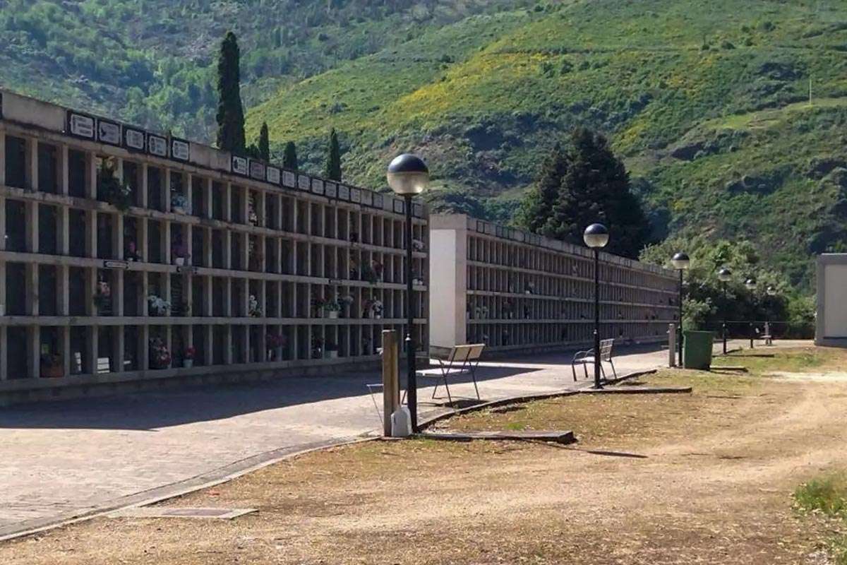 El Concello proyecta 200 nuevos nichos ante la falta de espacio en el cementerio de O Barco