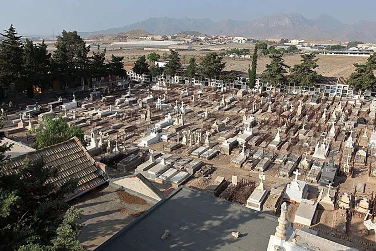 Protección cultural para las tumbas históricas del cementerio de Mazarrón