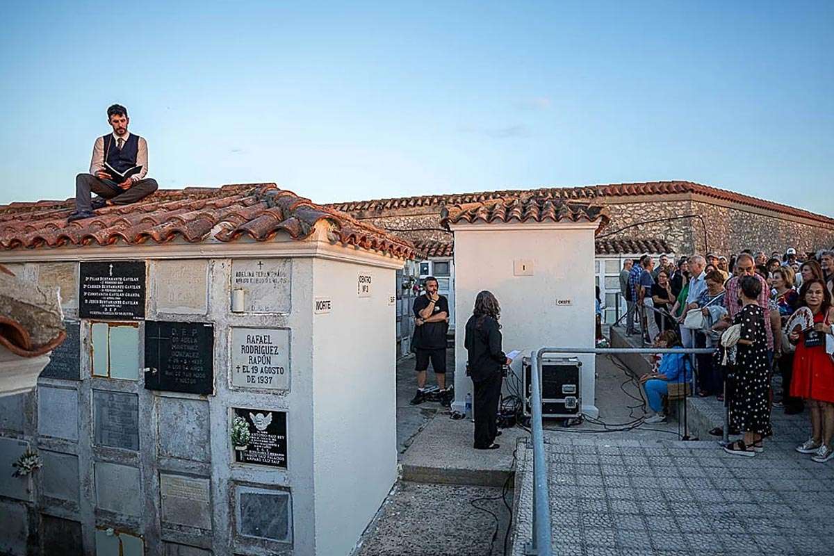 El Cementerio de Ciriego revive a Lorca a través de un recorrido escénico