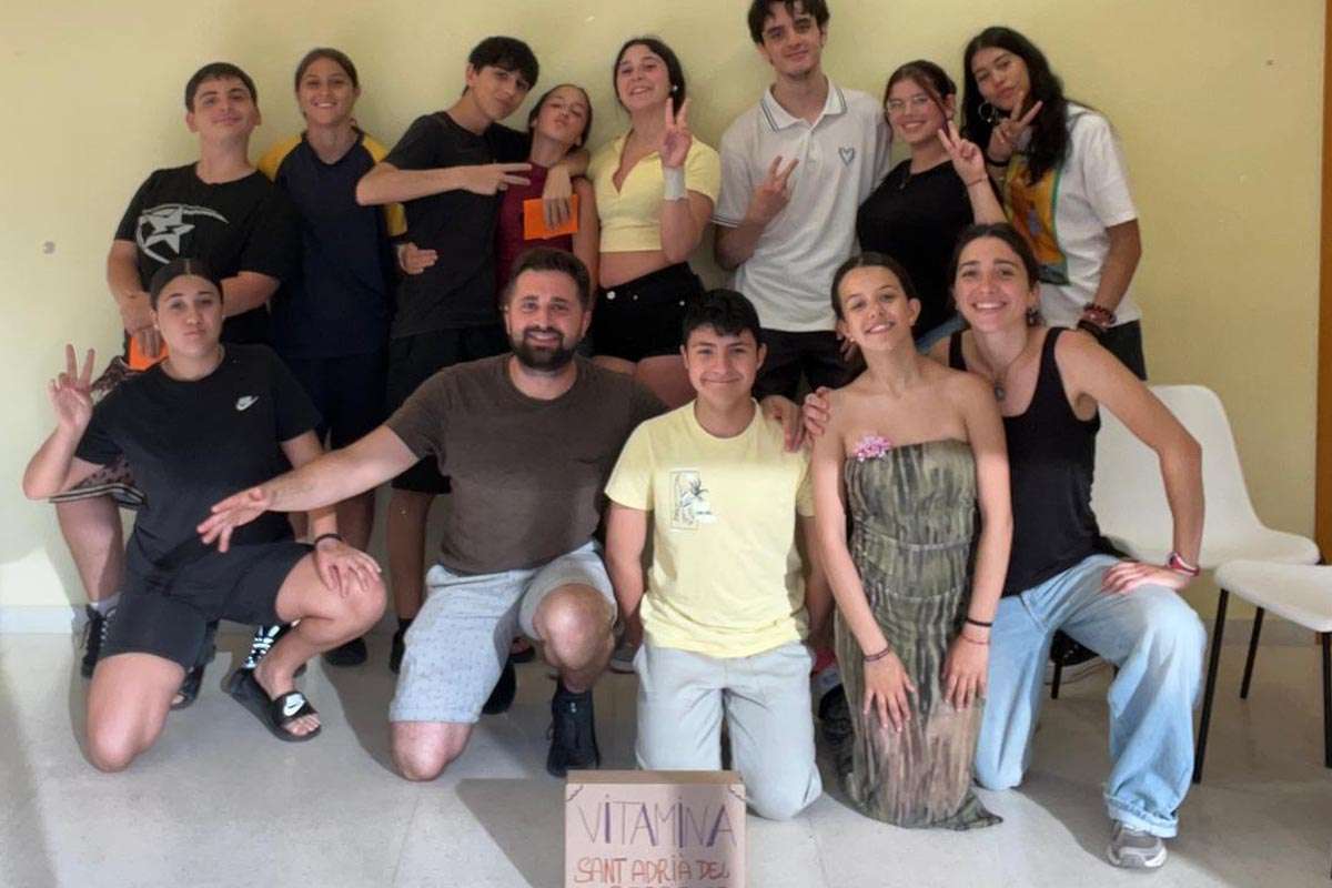 El Programa Vitamina impulsa el talento joven en Sant Adrià de Besòs con apoyo del Tanatorio del Litoral