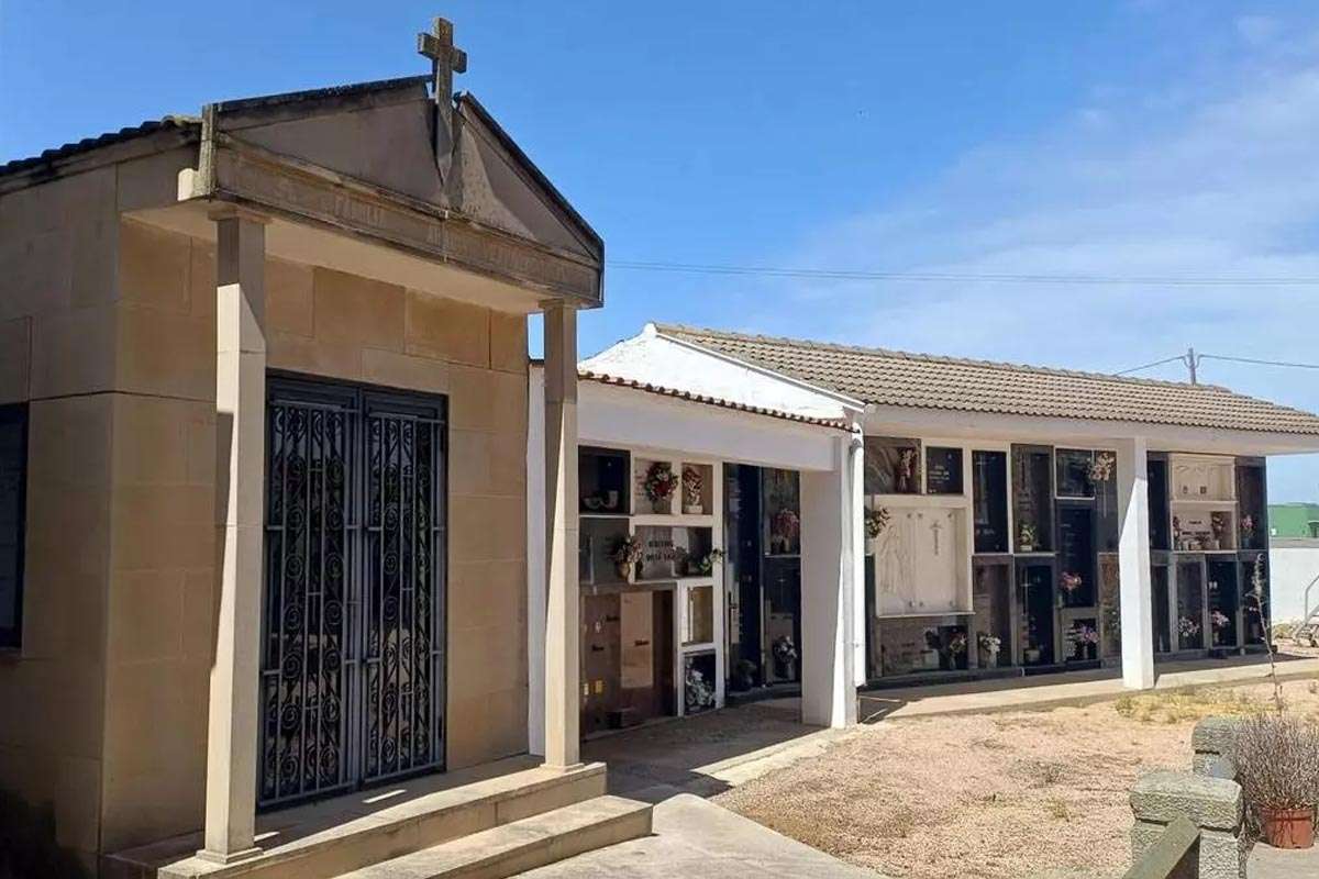 Vandalismo en cementerios: Alcolea de Cinca sufre robos de ornamentos de bronce