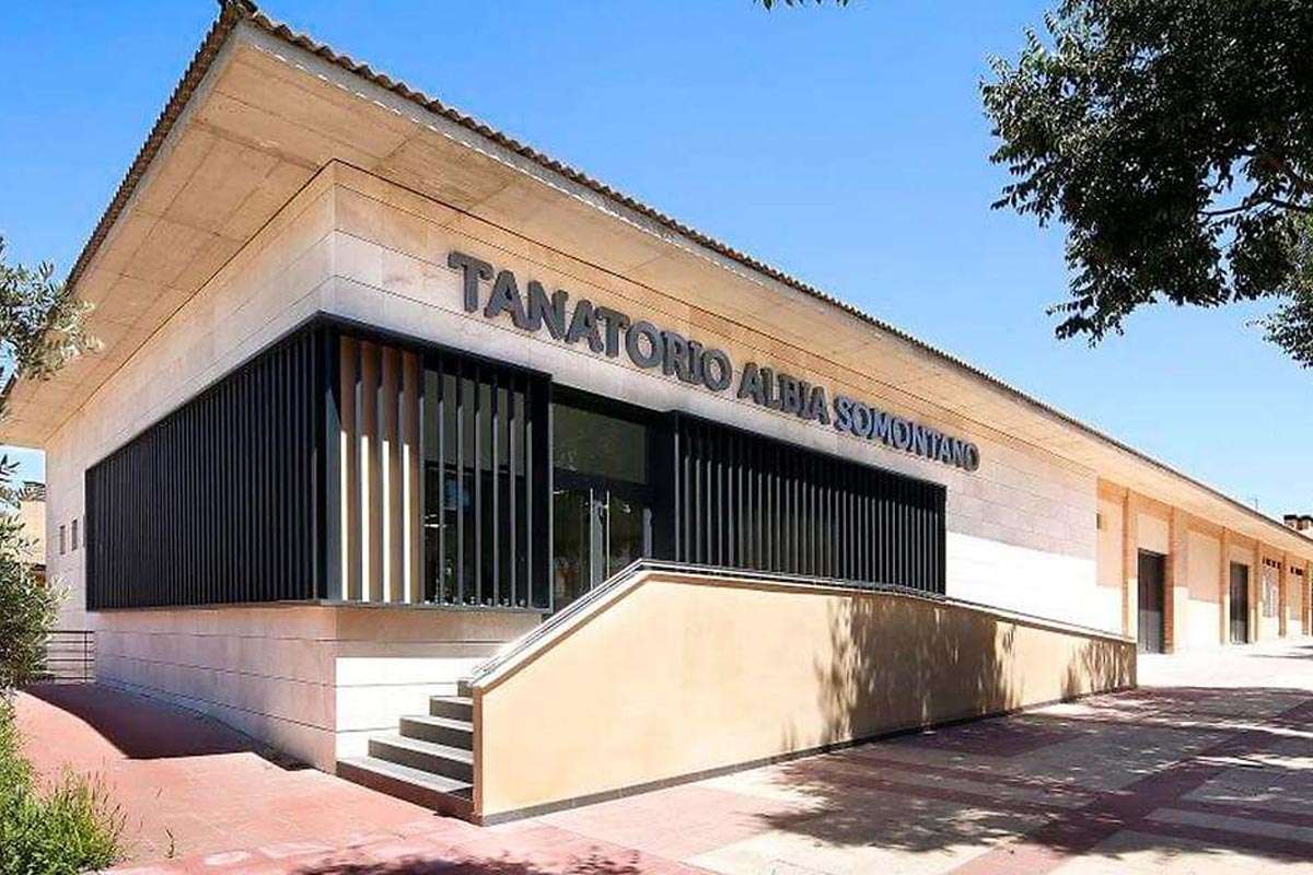 Santalucía y Almudena unen fuerzas para gestionar tanatorios en Galicia
