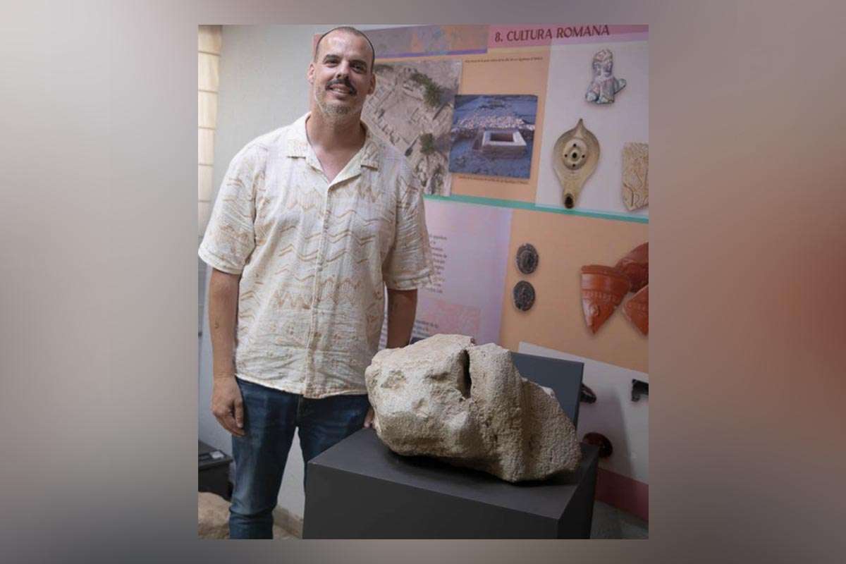 Descubren una esfinge funeraria romana en el Museo de Elda