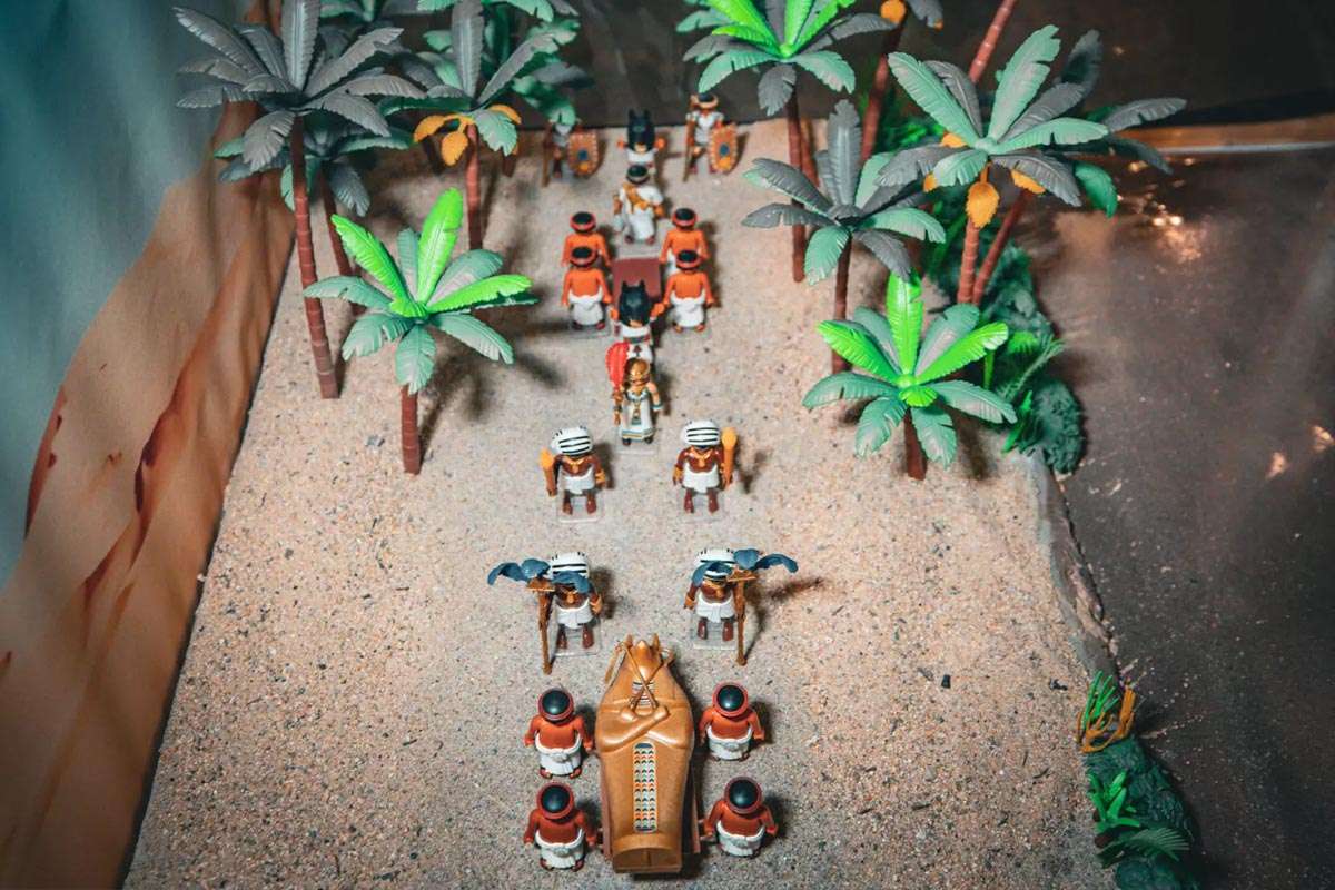 Un viaje cultural a través de dioramas en el Cementerio de Montjuïc
