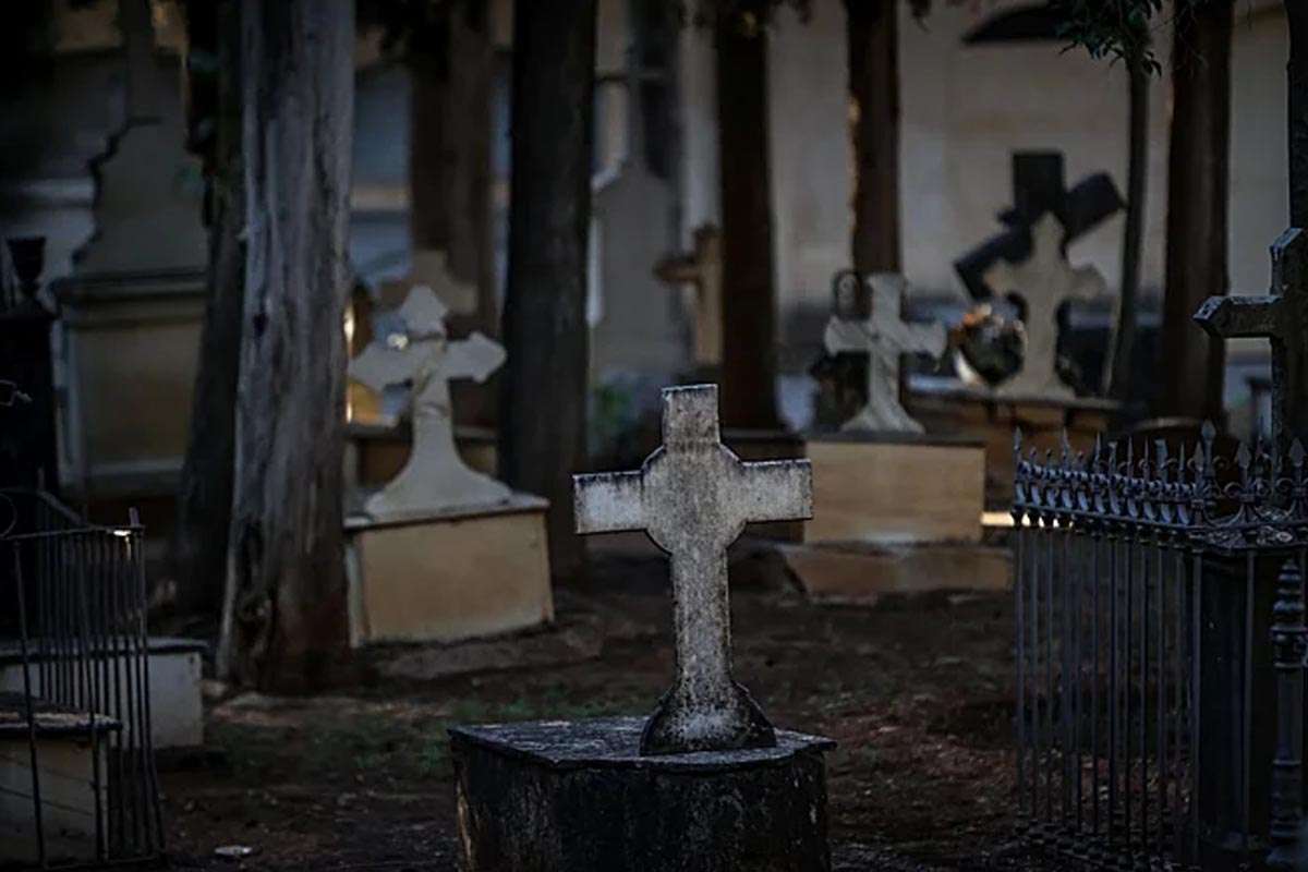 Noches de misterio y arte en el cementerio de San José de Granada