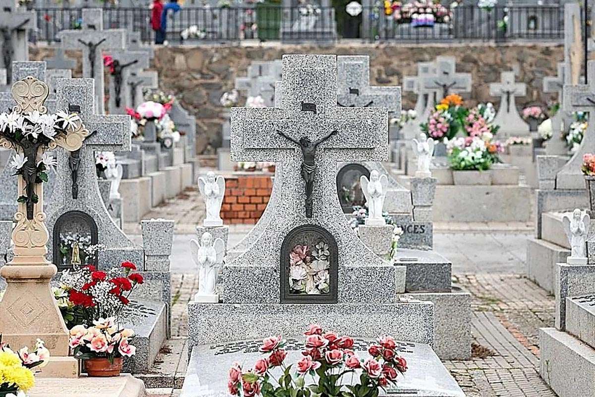 El PP contraataca en Toledo: defiende su gestión del cementerio ante las críticas del PSOE