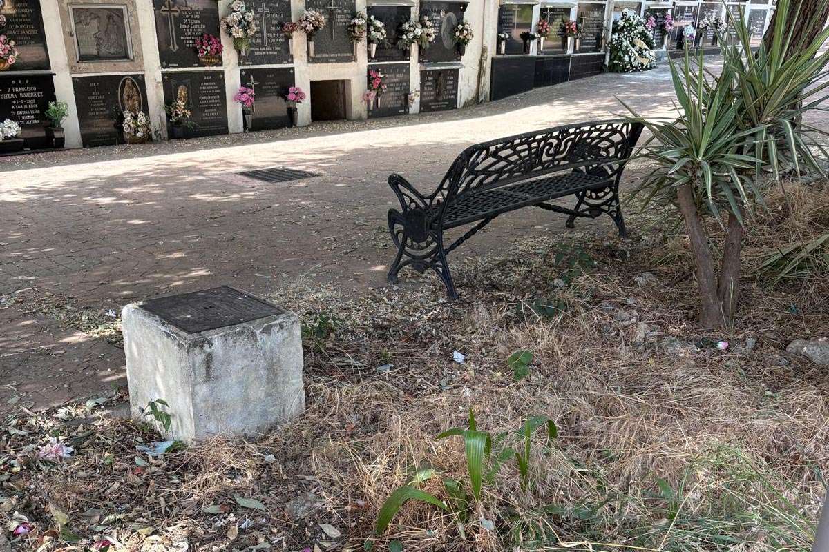 El cementerio de San Rafael, un espacio olvidado y en decadencia