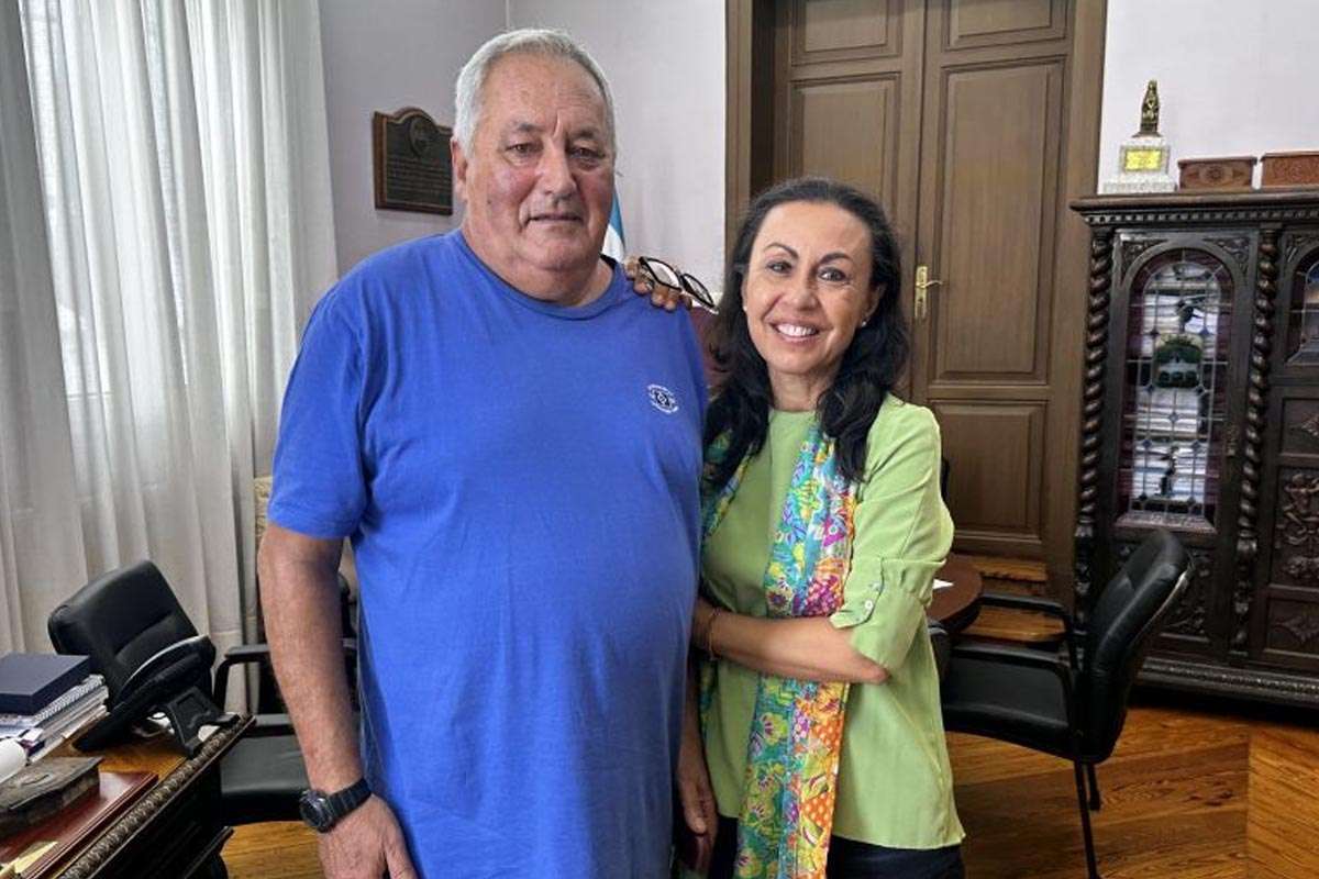 El adiós a tres décadas de servicio: Marín despide a su enterrador