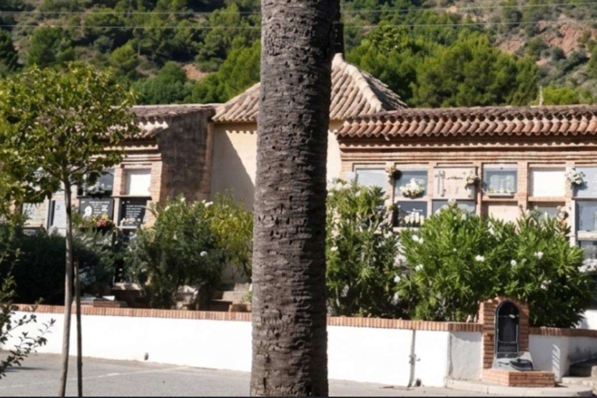 Cocentaina se prepara para el futuro con nuevos nichos en su cementerio