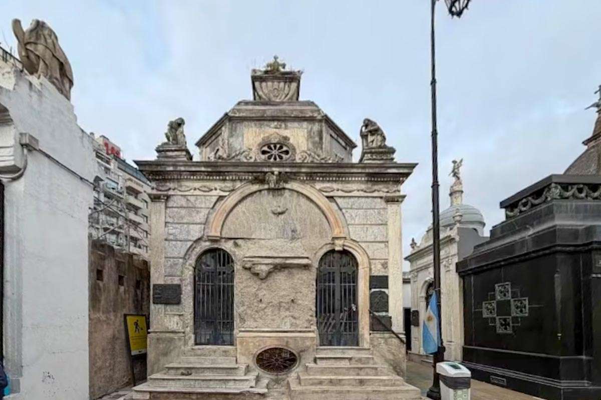 Reculan en Recoleta: suspendida la licitación de la bóveda-gift shop
