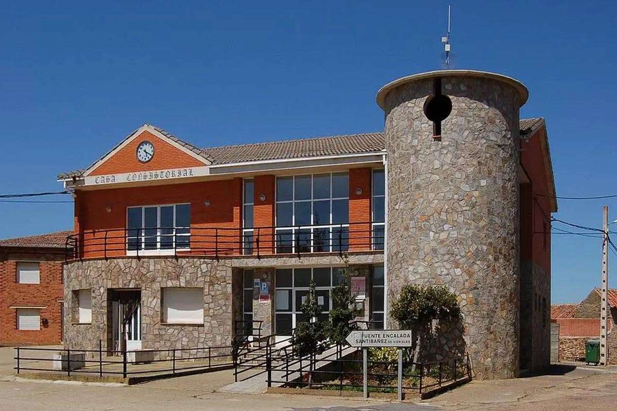 Alcubilla de Nogales se prepara para ampliar su cementerio