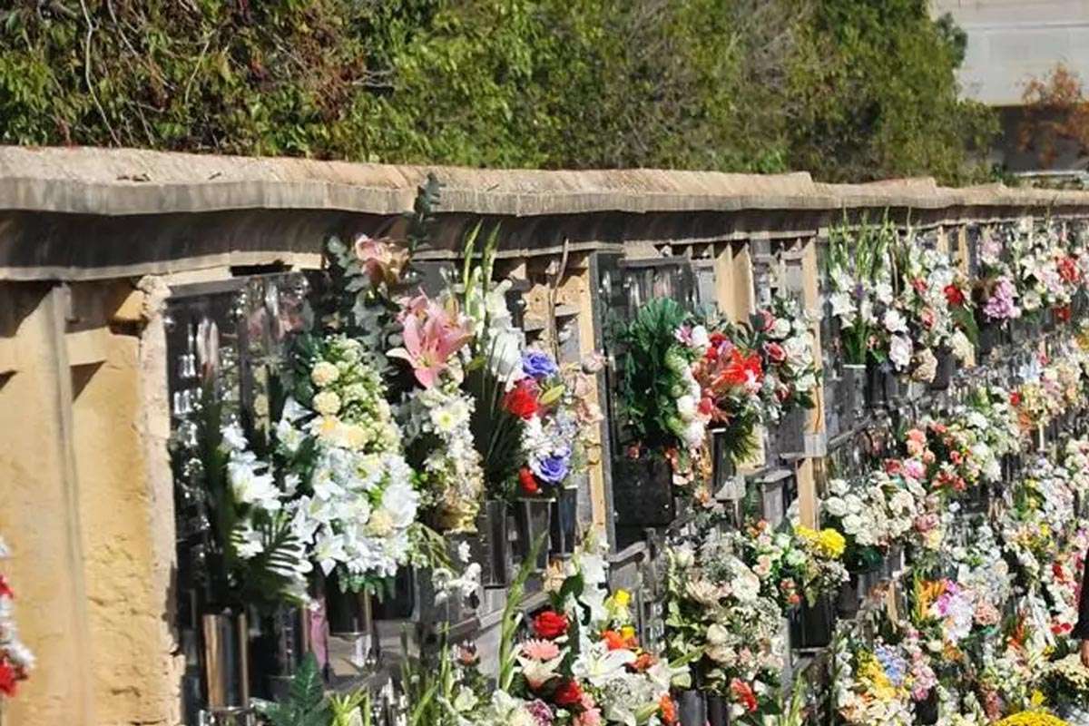 Estafa en Elche: Nichos funerarios inexistentes desprotegen a familias